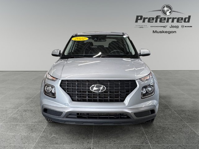 Used 2022 Hyundai Venue SE FWD image 11