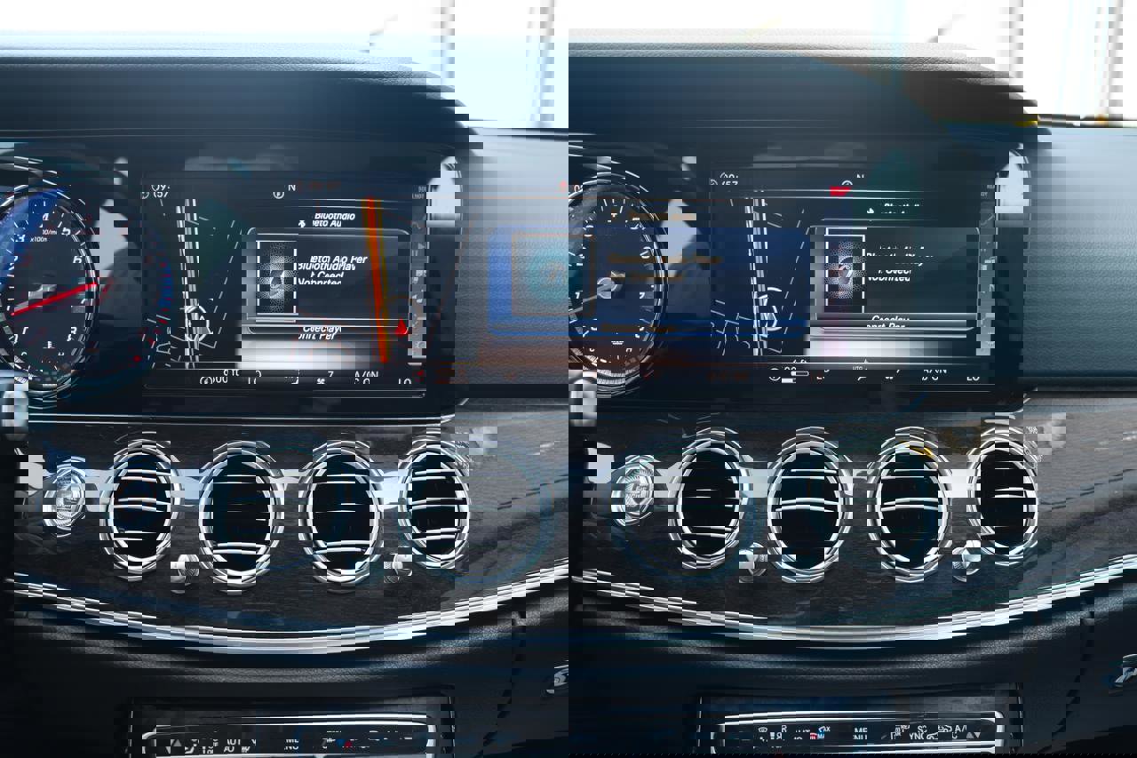 Used 2018 Mercedes-Benz E 300 image 45