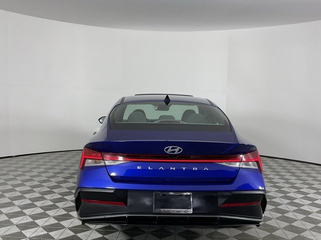 Used 2025 Hyundai Elantra SEL image 6