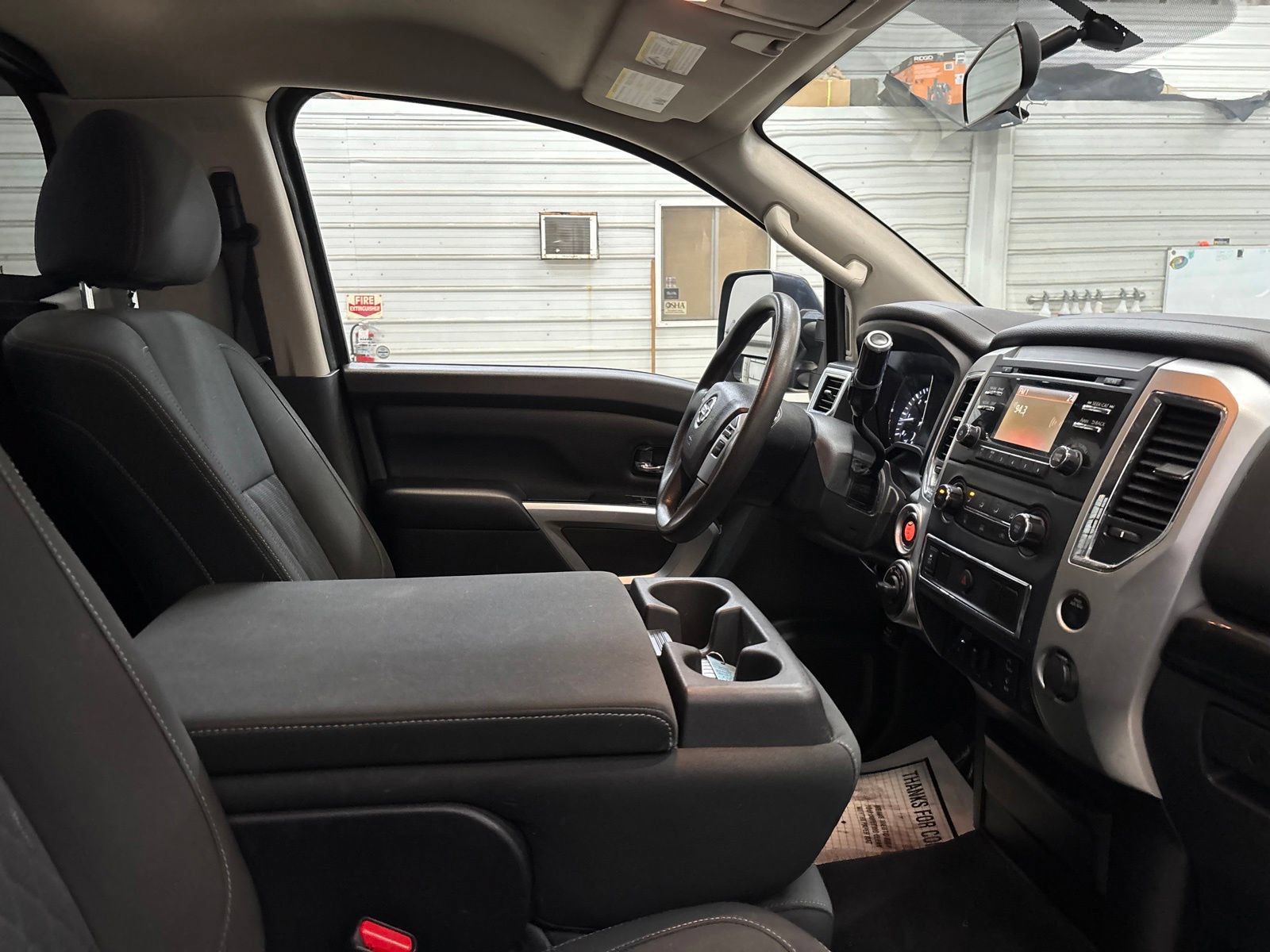 Used 2017 Nissan Titan SV AWD/4WD image 21