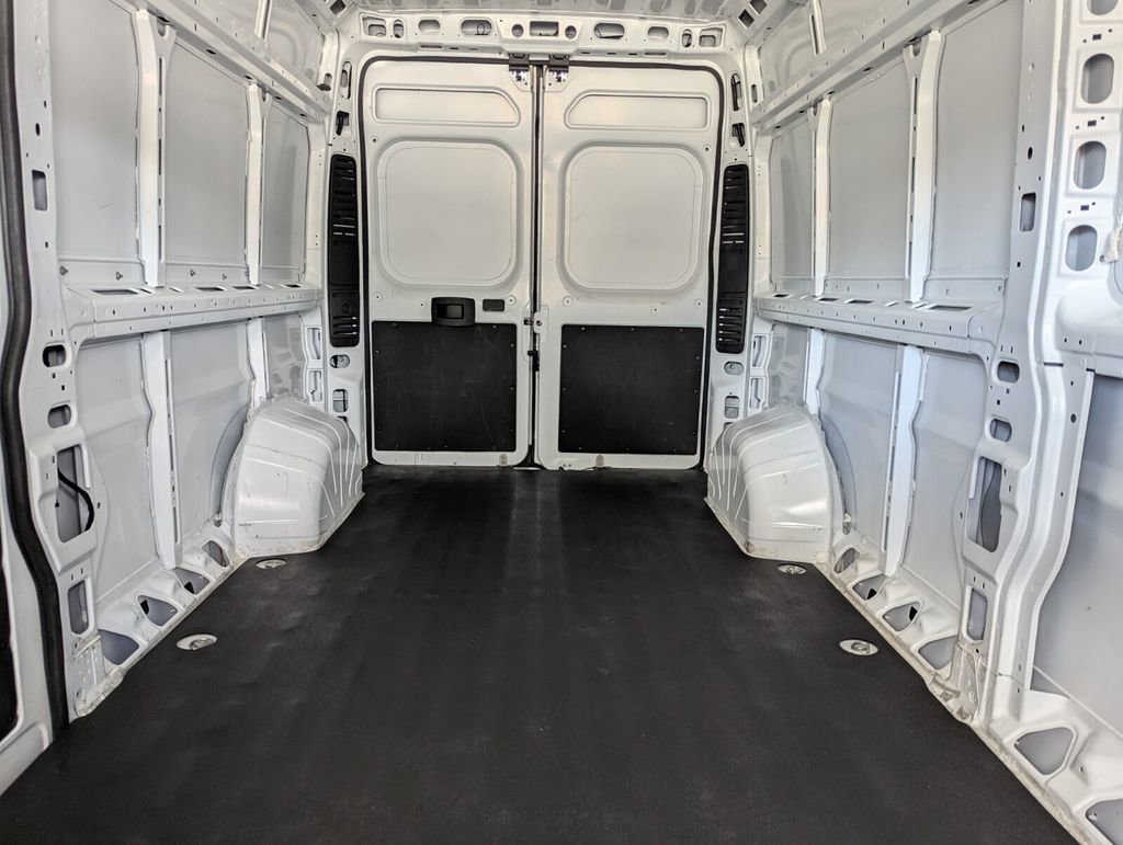 Used 2025 RAM ProMaster 2500 w/ Convenience Group image 22
