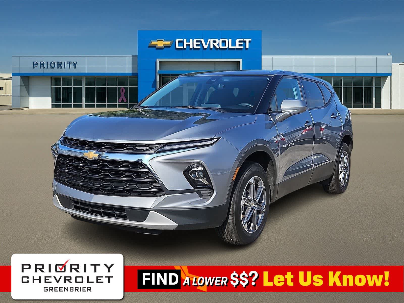 Used 2025 Chevrolet Blazer LT FWD image 1