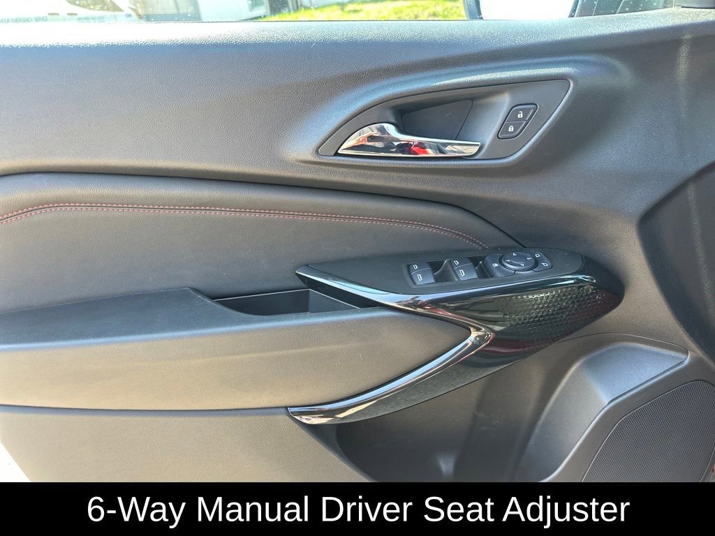 Used 2025 Chevrolet Trax RS w/ Driver Confidence Package image 15