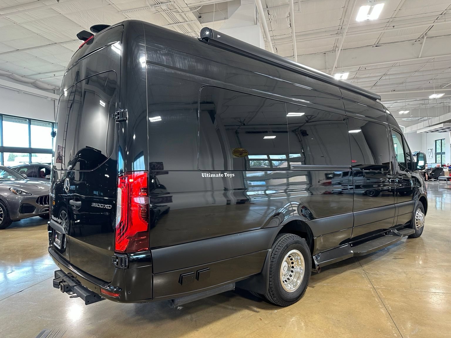 Used 2022 Mercedes-Benz Sprinter 3500 w/ Parking Package image 9
