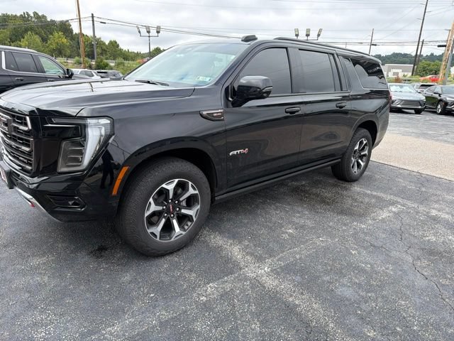 Used 2025 GMC Yukon XL AT4 Ultimate AWD/4WD video 3