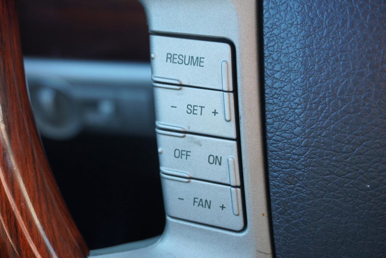 Used 2006 Lincoln Zephyr image 11