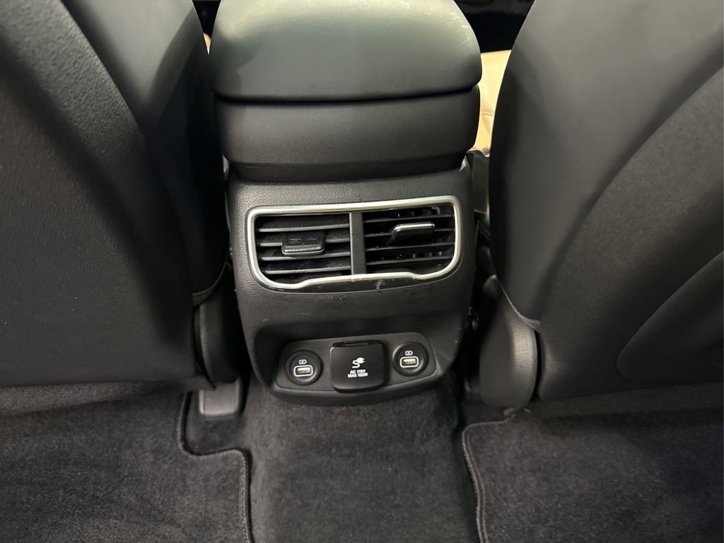Used 2023 Hyundai Santa Fe Calligraphy image 34