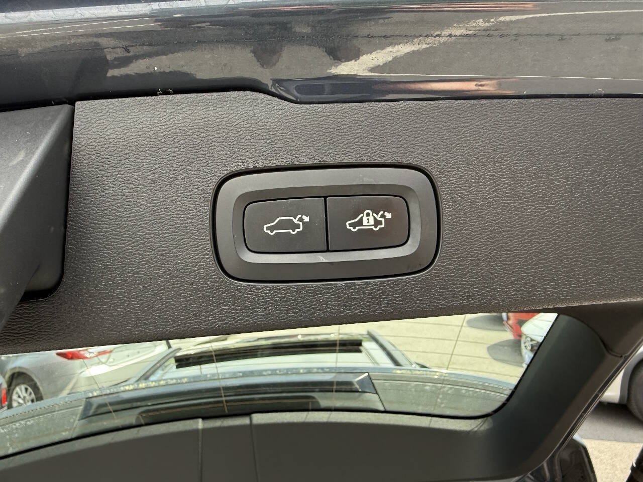 Used 2020 Volvo V60 T5 Momentum FWD image 12