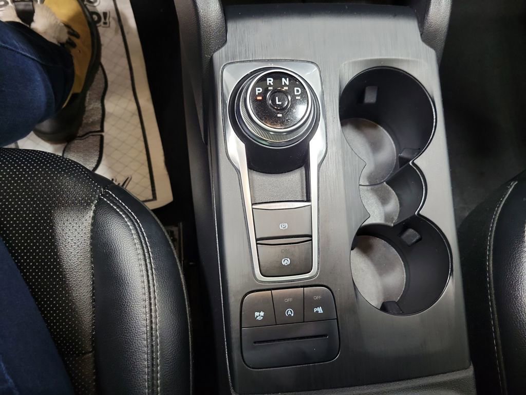 Used 2022 Ford Escape Titanium image 48