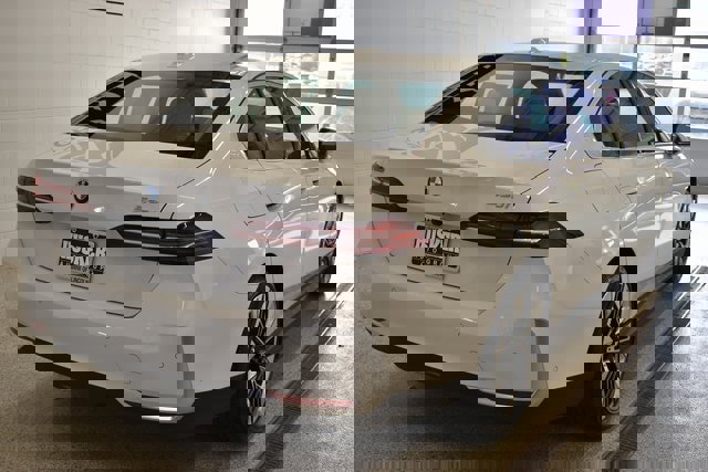 New 2026 BMW 530i xDrive xDrive w/ Premium Package image 4