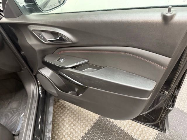 Certified 2025 Chevrolet Trax RS w/ Sunroof Package image 39