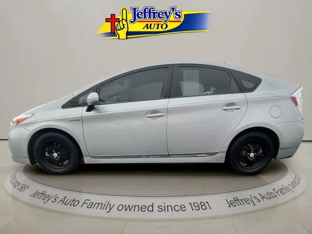 Used 2014 Toyota Prius Two image 3