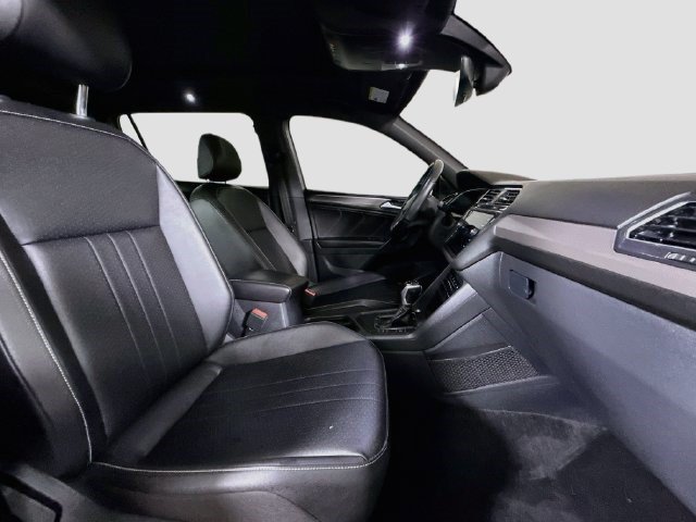 Used 2022 Volkswagen Tiguan SE R-Line FWD image 28