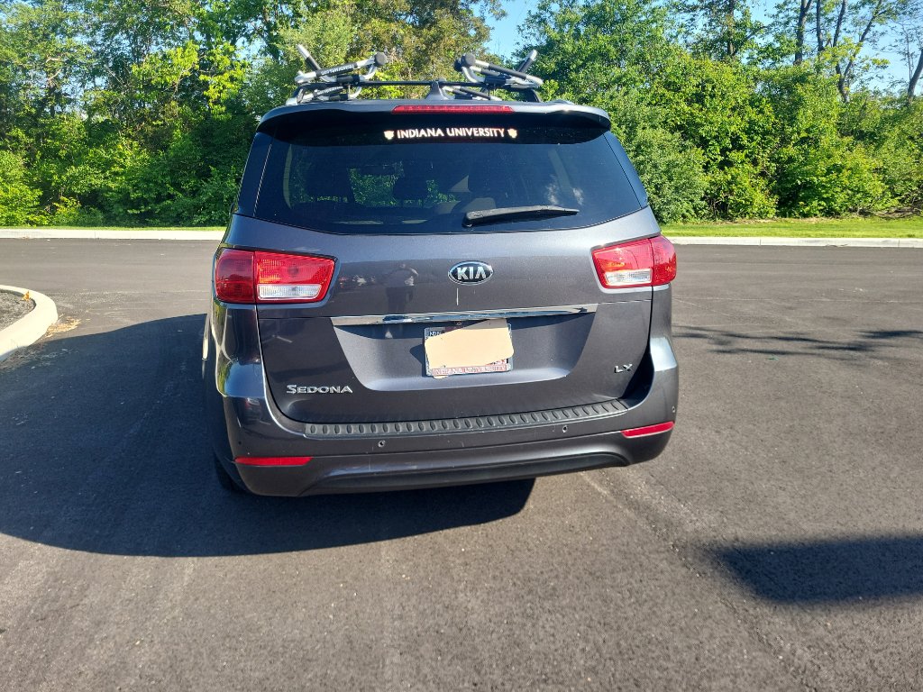 Used 2016 Kia Sedona LX w/ LX Convenience Package FWD image 2