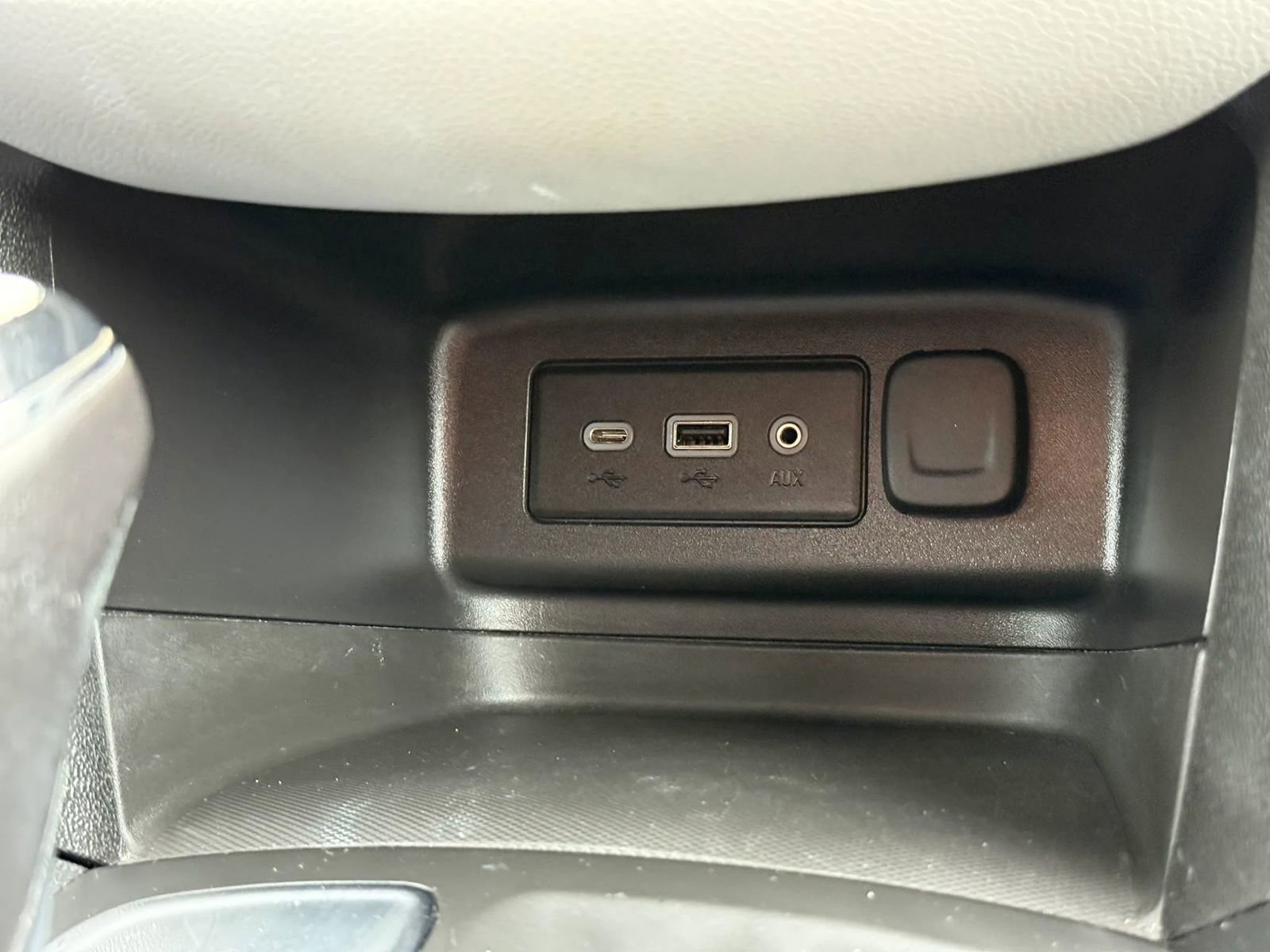 Used 2019 Chevrolet Equinox LT FWD image 38