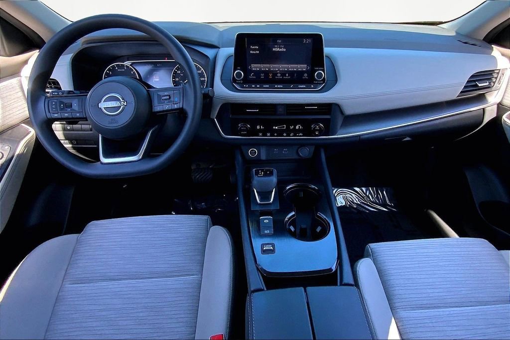 Used 2023 Nissan Rogue SV image 7