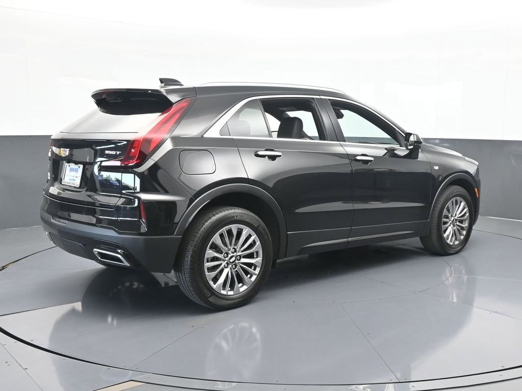 Used 2024 Cadillac XT4 Premium Luxury image 6