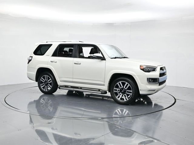 Used 2016 Toyota 4Runner SR5 image 3