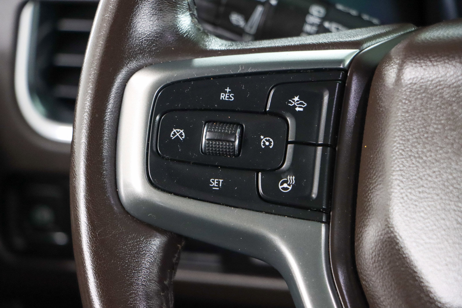 Used 2023 Chevrolet Tahoe Z71 w/ Luxury Package image 14