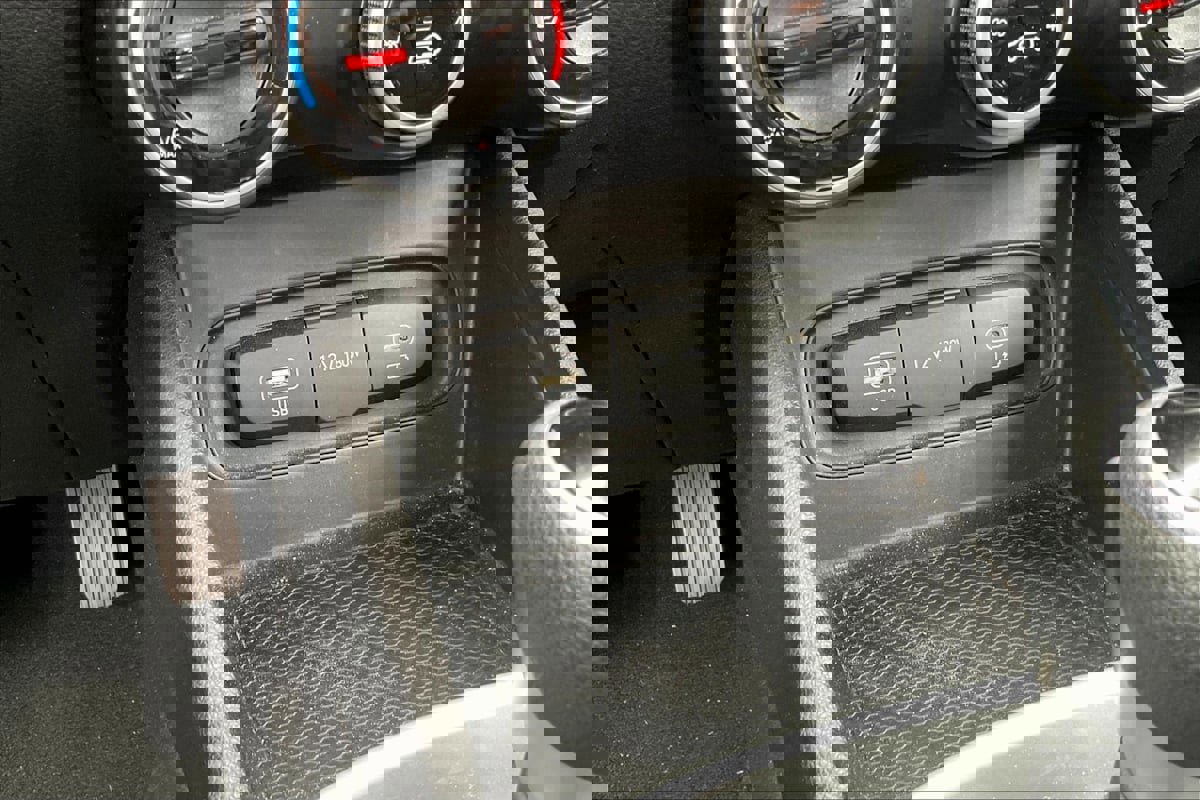 Used 2024 Hyundai Venue SE image 31