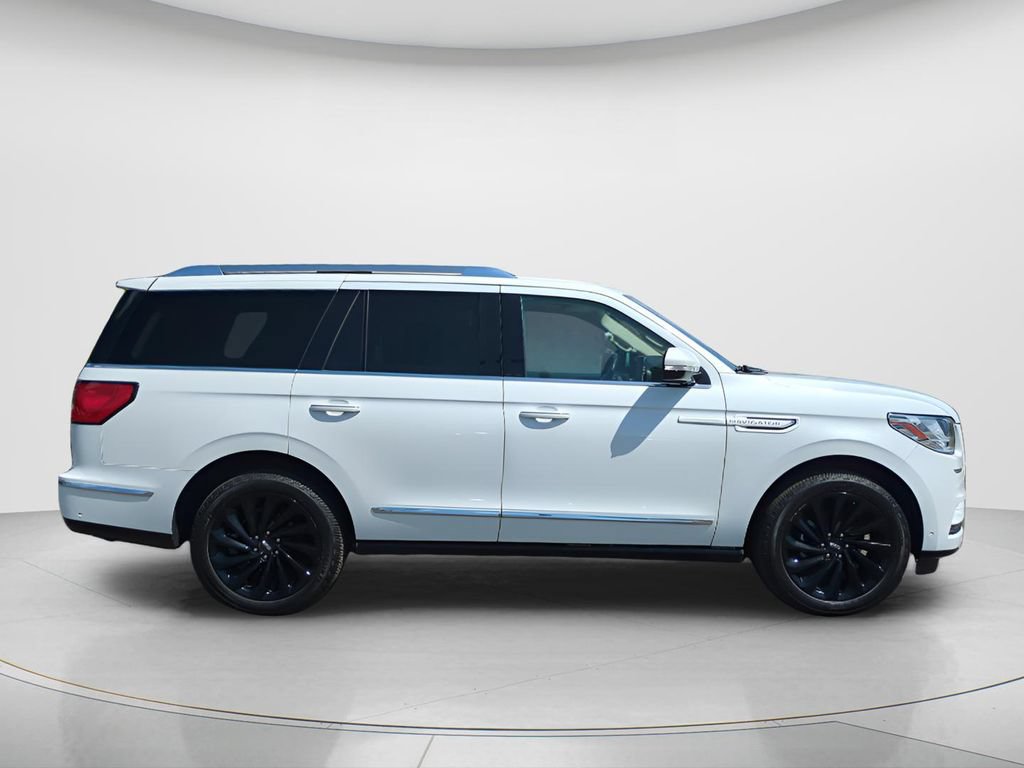 Used 2020 Lincoln Navigator Reserve w/ Equipment Group 208A Reserve AWD/4WD image 4