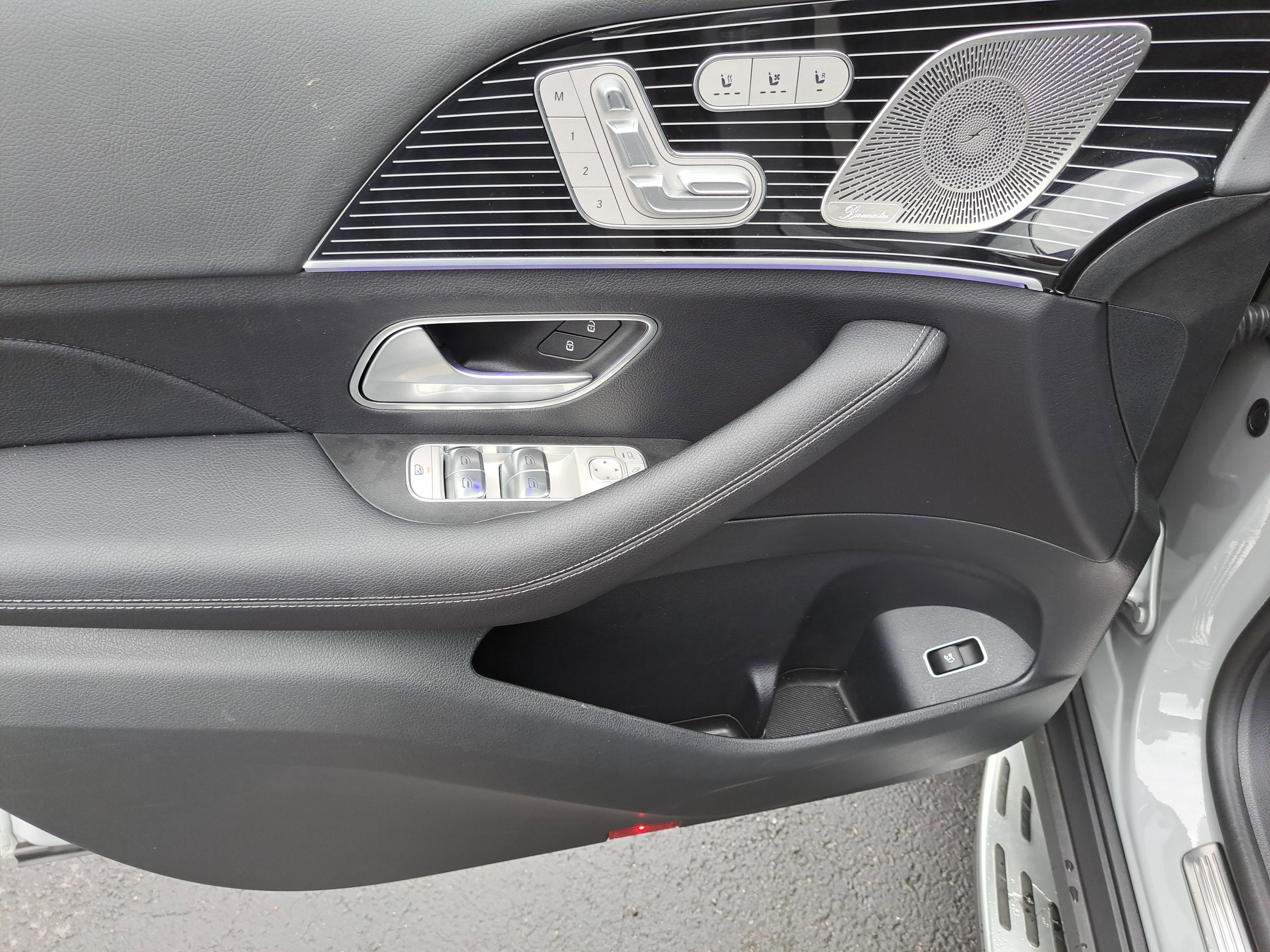 Used 2025 Mercedes-Benz GLS 450 4MATIC image 12