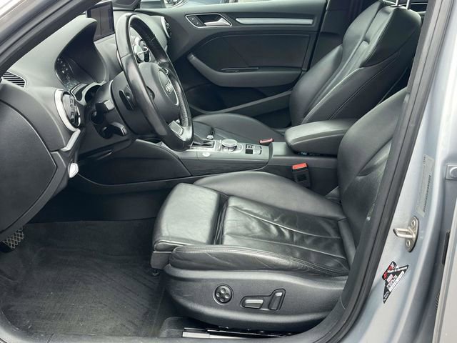 Used 2016 Audi A3 e-tron Premium Plus w/ Premium Plus Package FWD image 13
