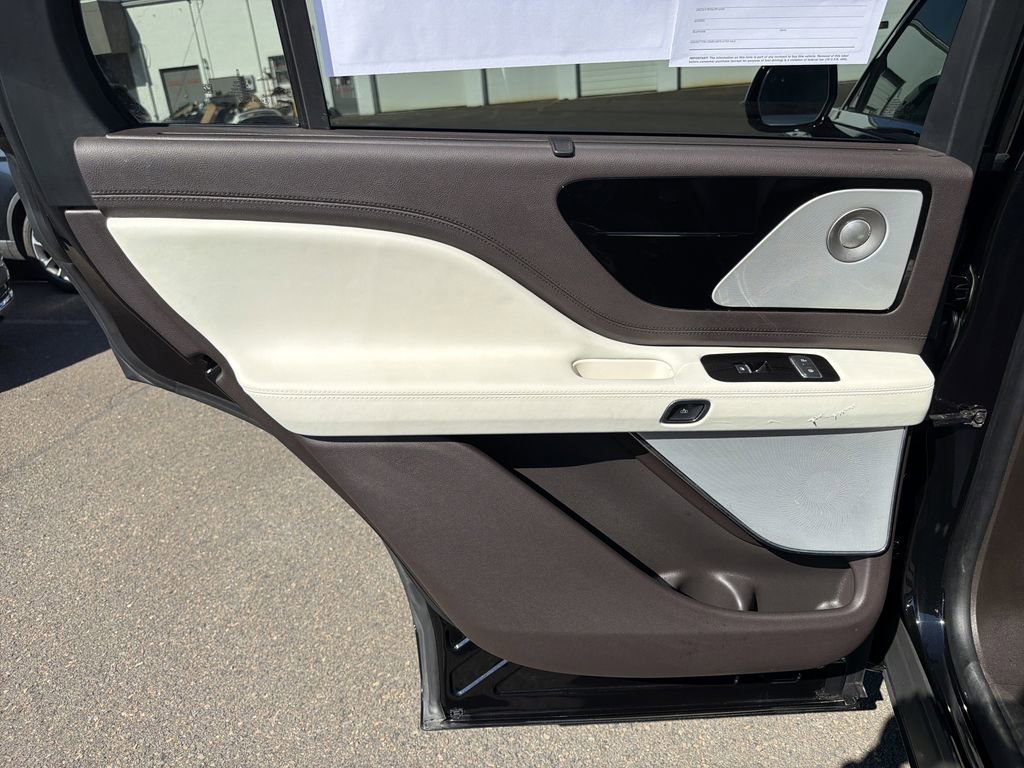 Certified 2023 Lincoln Aviator Black Label Grand Touring image 12