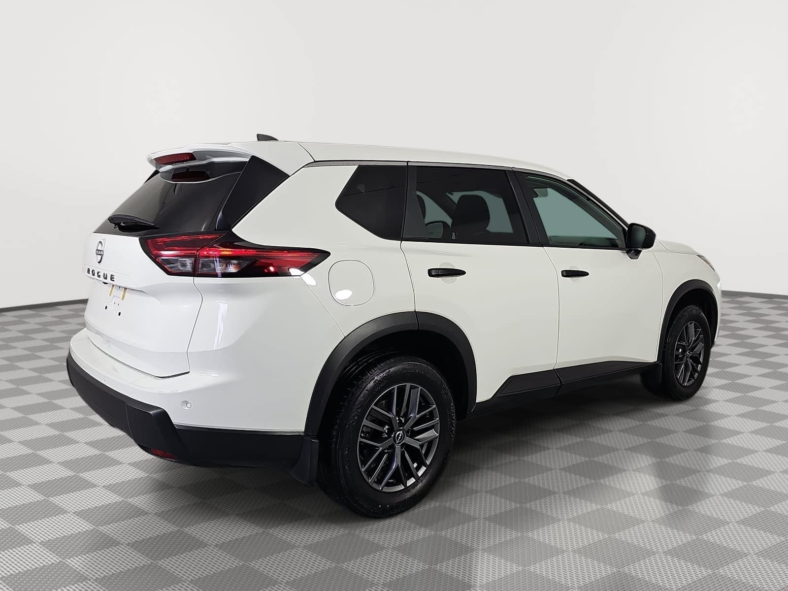 Used 2025 Nissan Rogue S FWD image 8