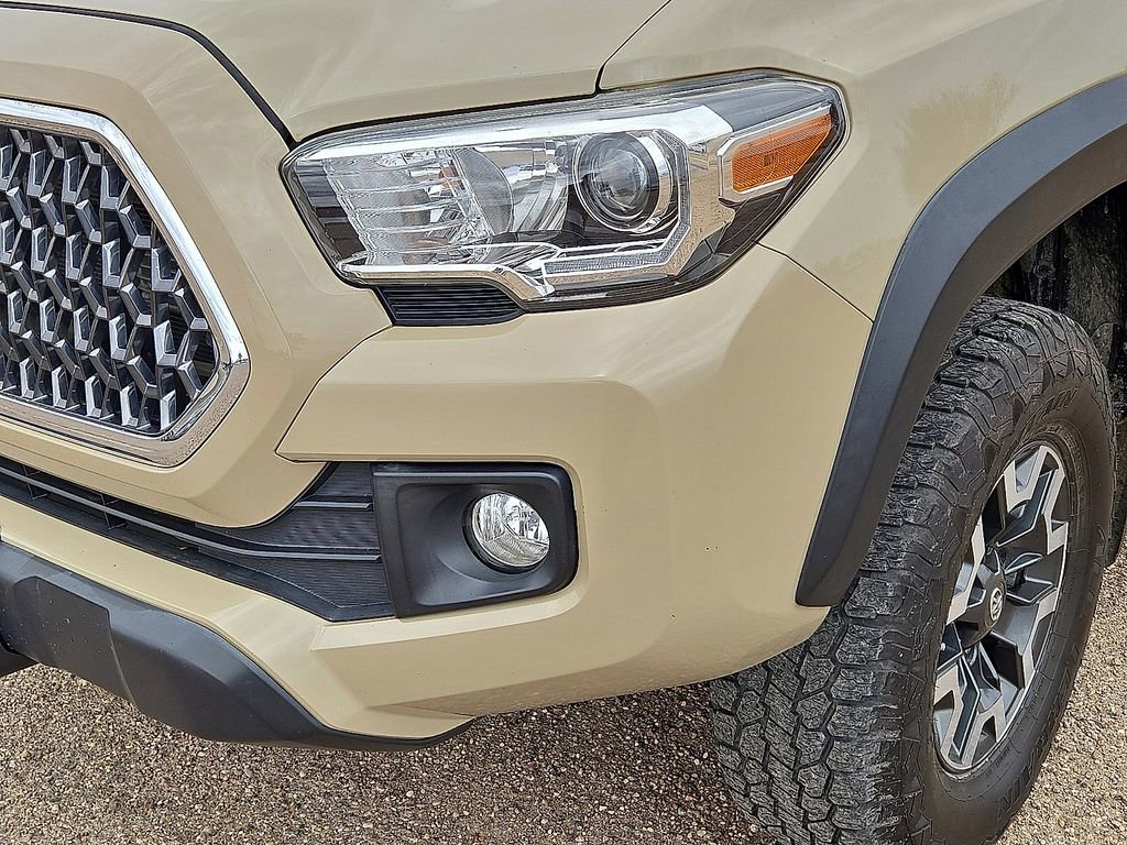 Used 2019 Toyota Tacoma TRD Off-Road w/ Technology Package image 9