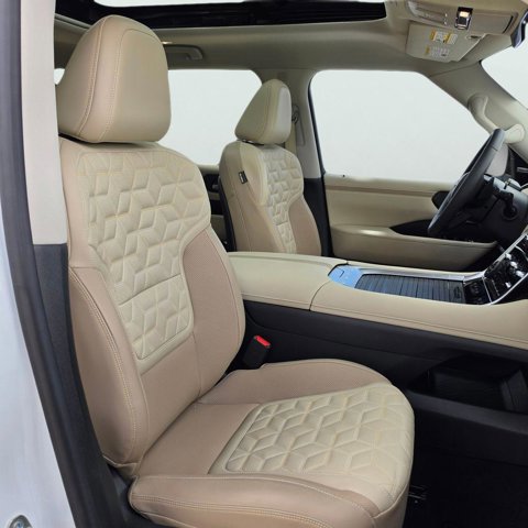Certified 2025 Nissan Armada Platinum Reserve AWD/4WD image 15