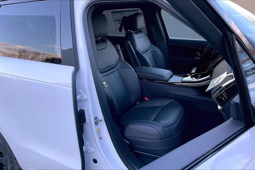 New 2026 Land Rover Range Rover Sport Dynamic SE AWD/4WD image 11