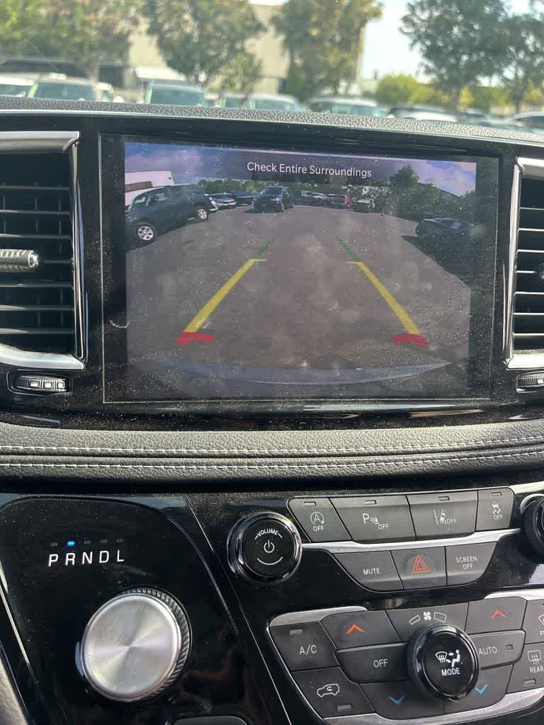 Used 2023 Chrysler Pacifica Limited FWD image 13