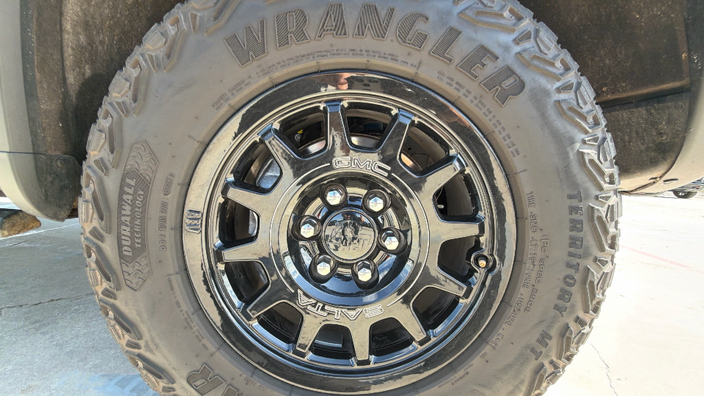 Certified 2023 GMC Sierra 1500 AT4X w/ AT4X AEV Edition AWD/4WD image 40