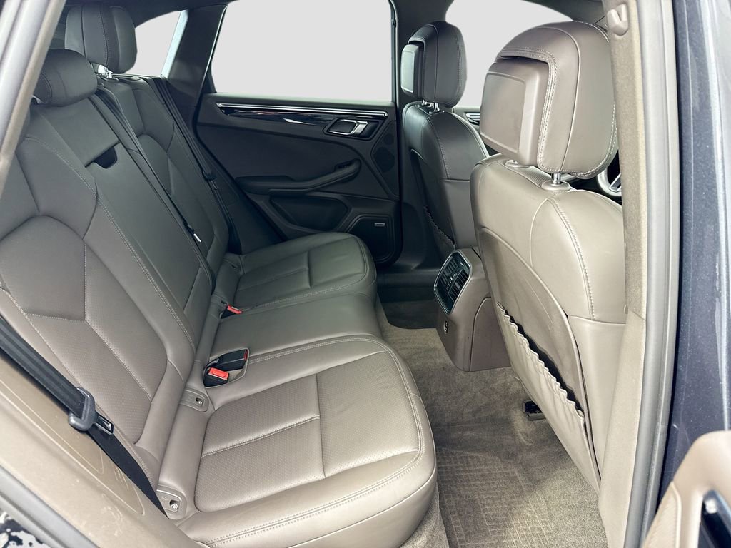 Used 2021 Porsche Macan image 21