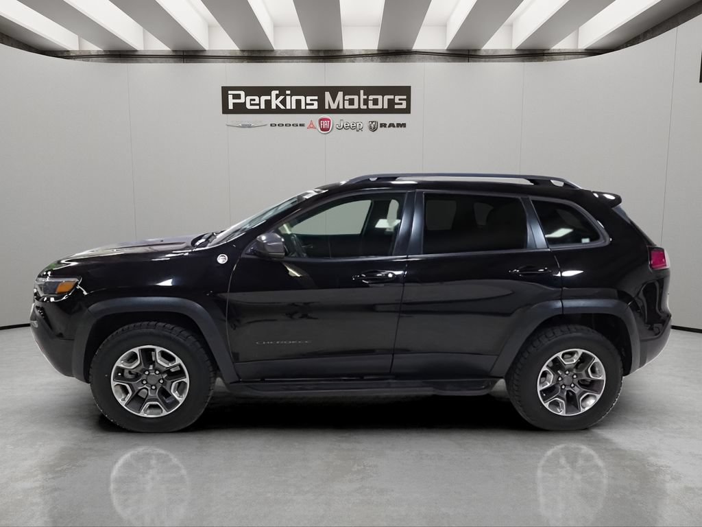 Used 2019 Jeep Cherokee Trailhawk AWD/4WD image 2