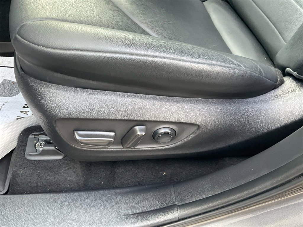 Used 2022 Toyota Highlander XLE image 13