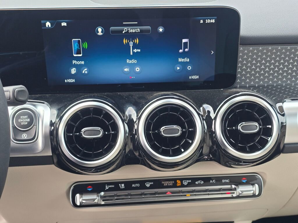 New 2026 Mercedes-Benz GLB 250 4MATIC image 15