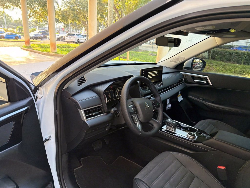 New 2026 Mitsubishi Outlander SE FWD image 6