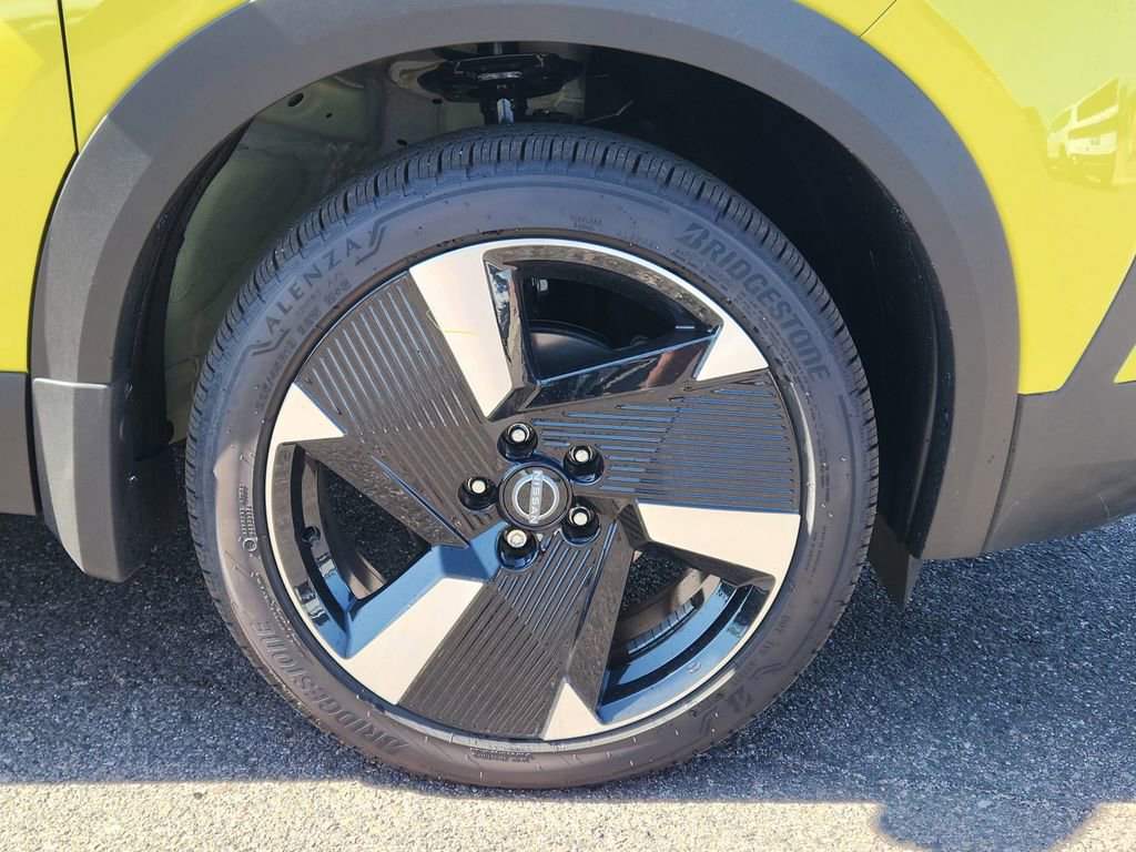 New 2025 Nissan Kicks SR w/ Illumination Package image 13