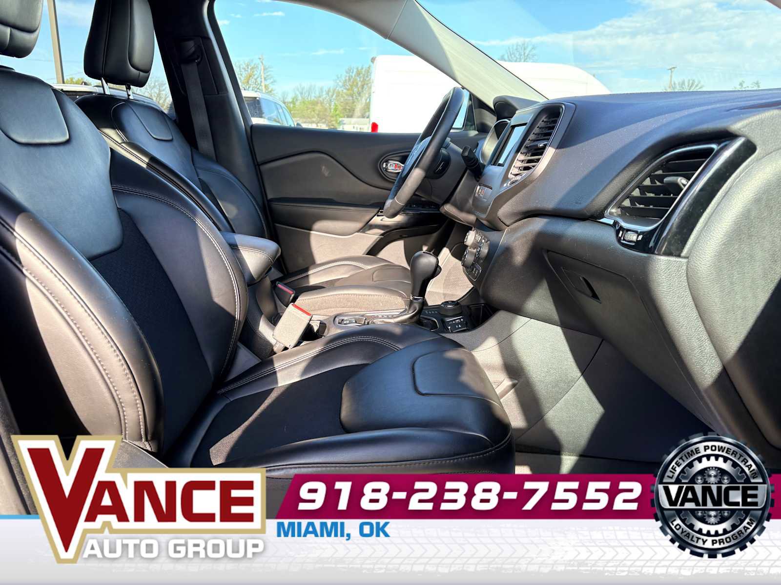 Used 2019 Jeep Cherokee Latitude Plus AWD/4WD image 20