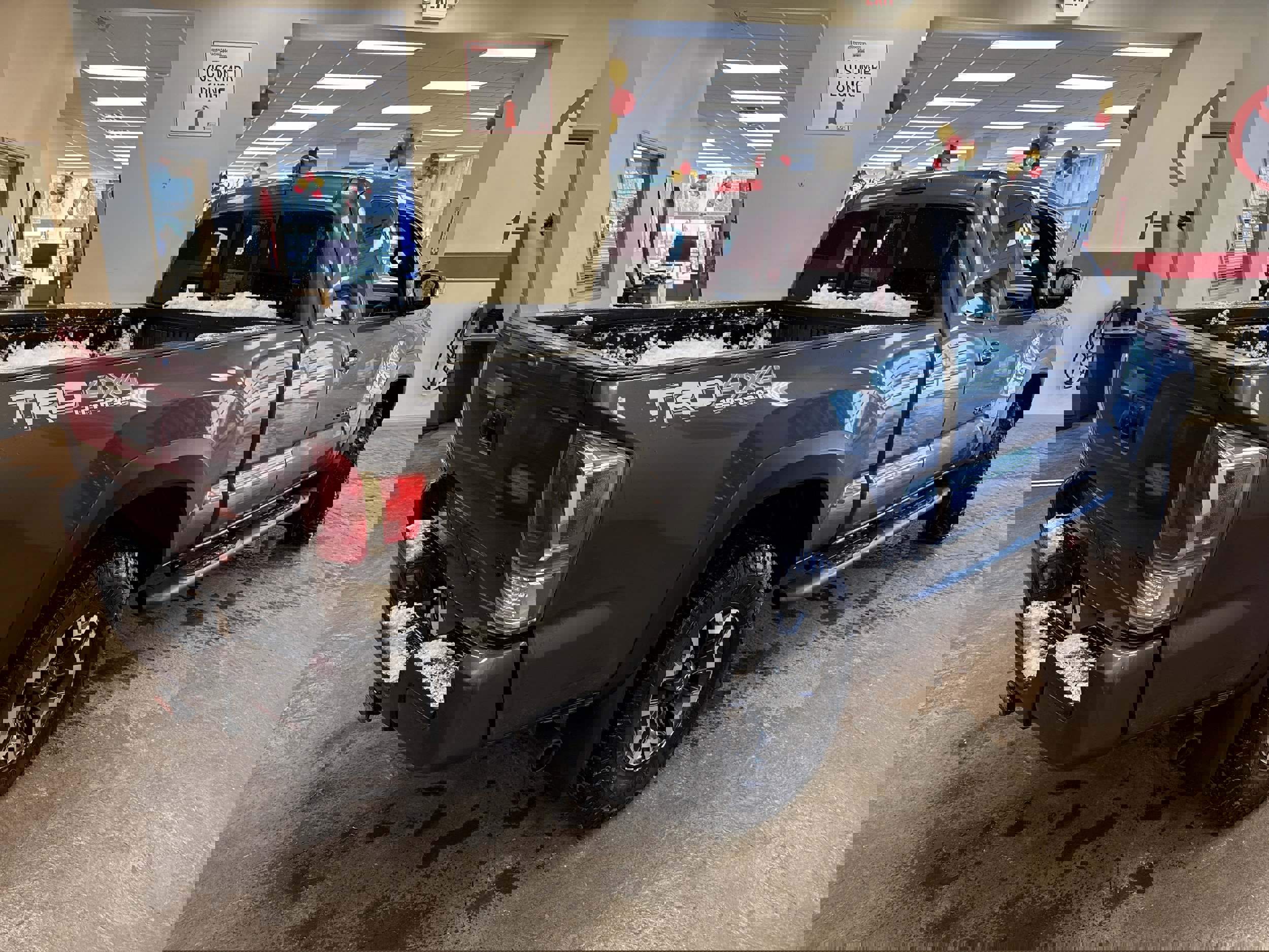 Used 2021 Toyota Tacoma TRD Off-Road w/ TRD Premium Off Road Package image 9