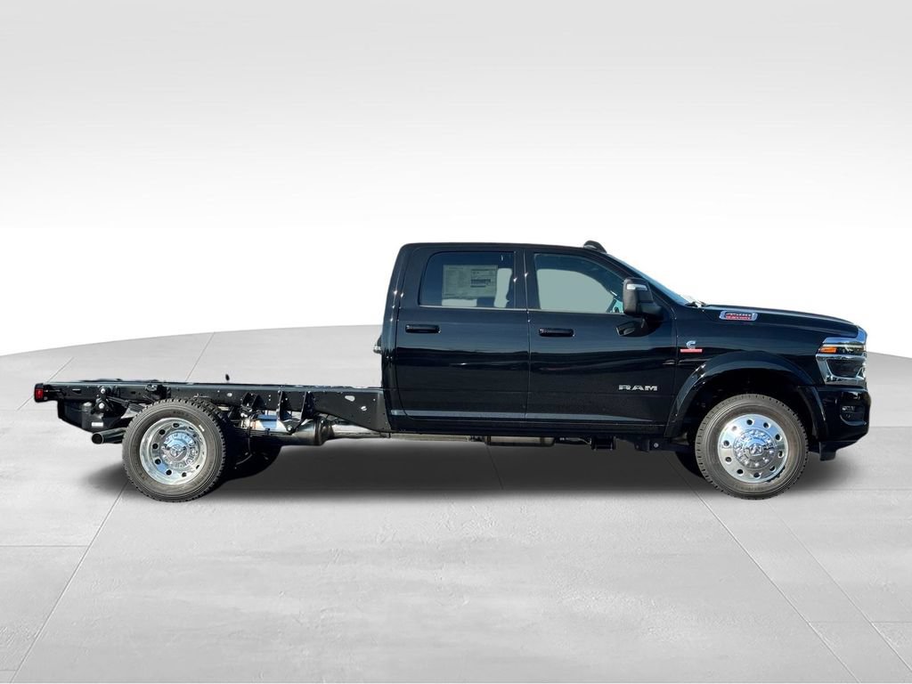 New 2026 RAM 4500 4x4 Crew Cab DRW w/ Laramie Trim Package image 8