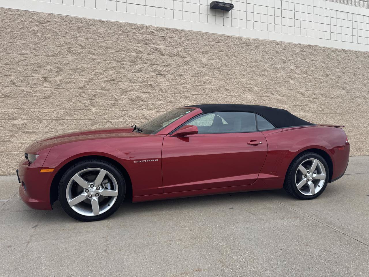 Used 2015 Chevrolet Camaro LT RWD image 9