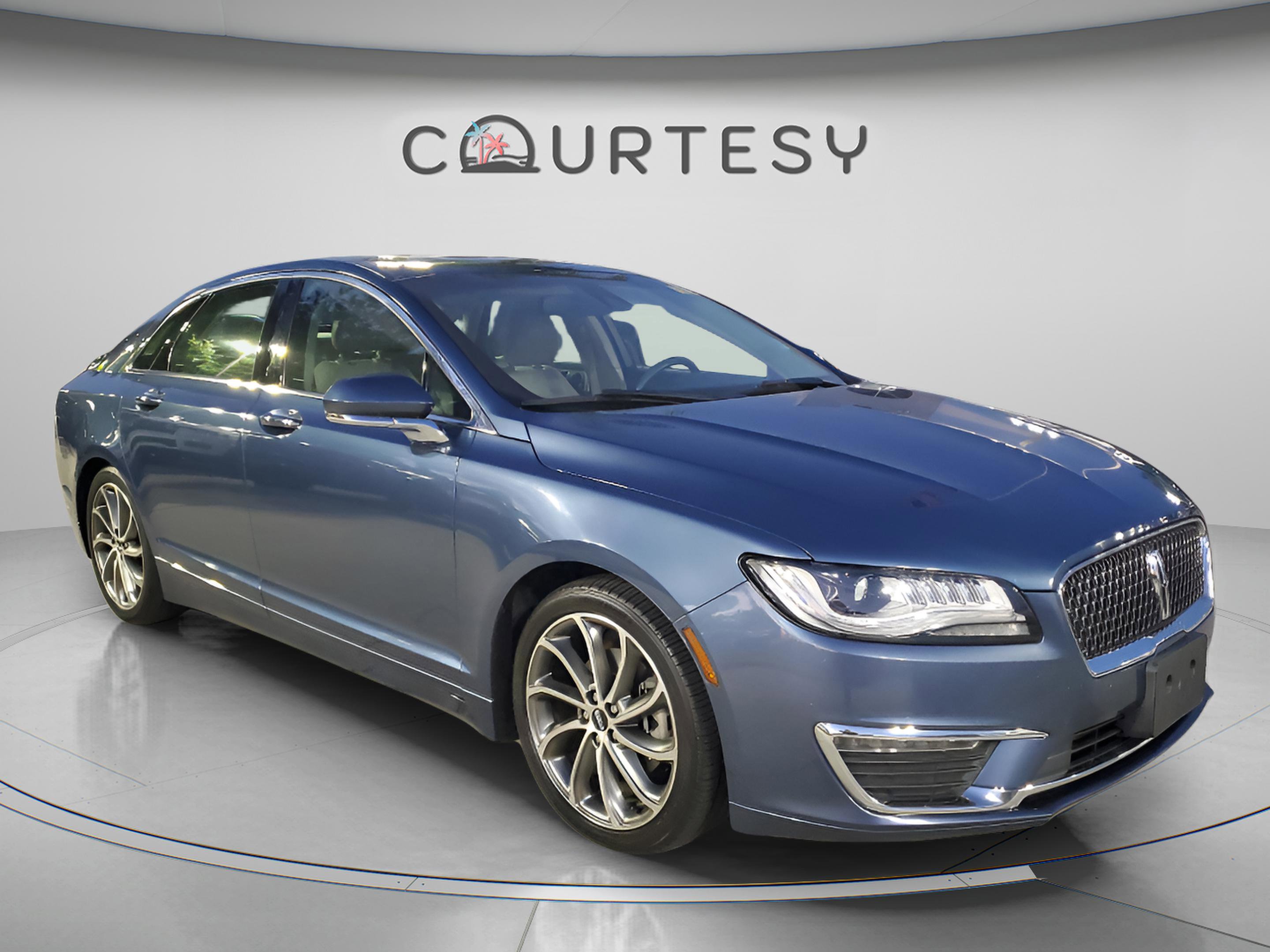 Used 2019 Lincoln MKZ Reserve w/ Reserve Plus Package FWD image 4