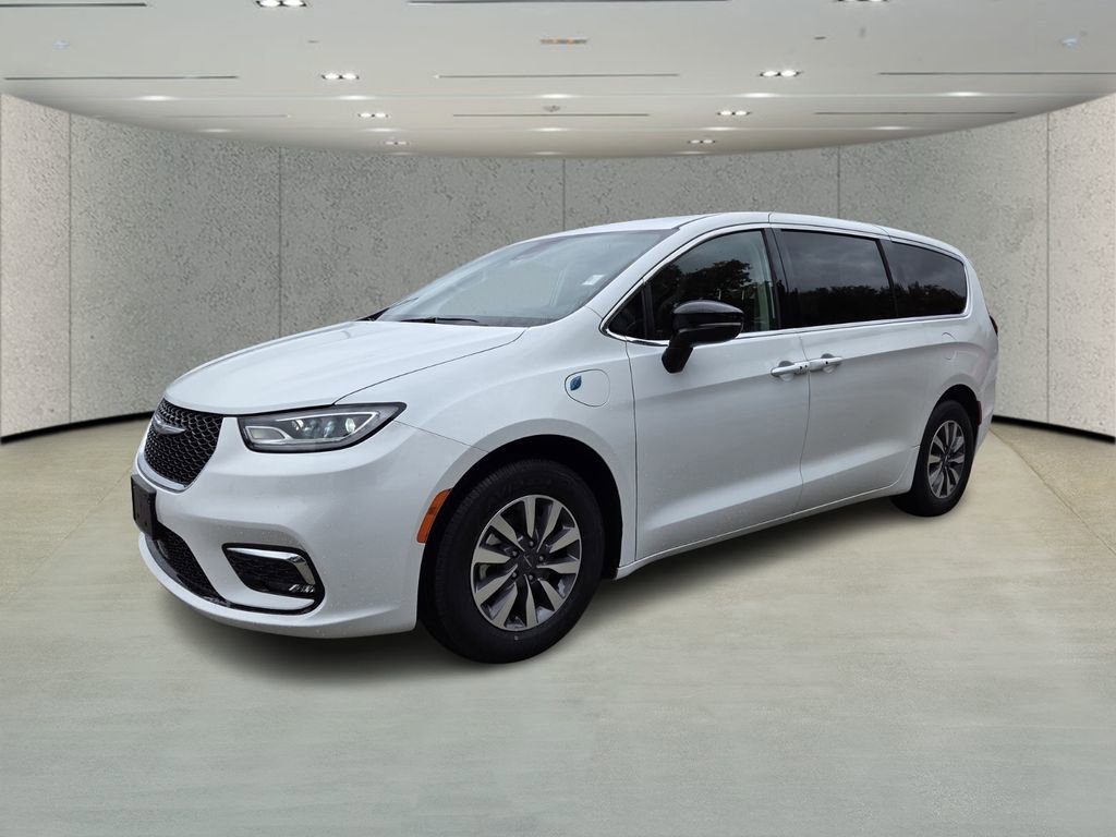 Used 2024 Chrysler Pacifica Select image 7