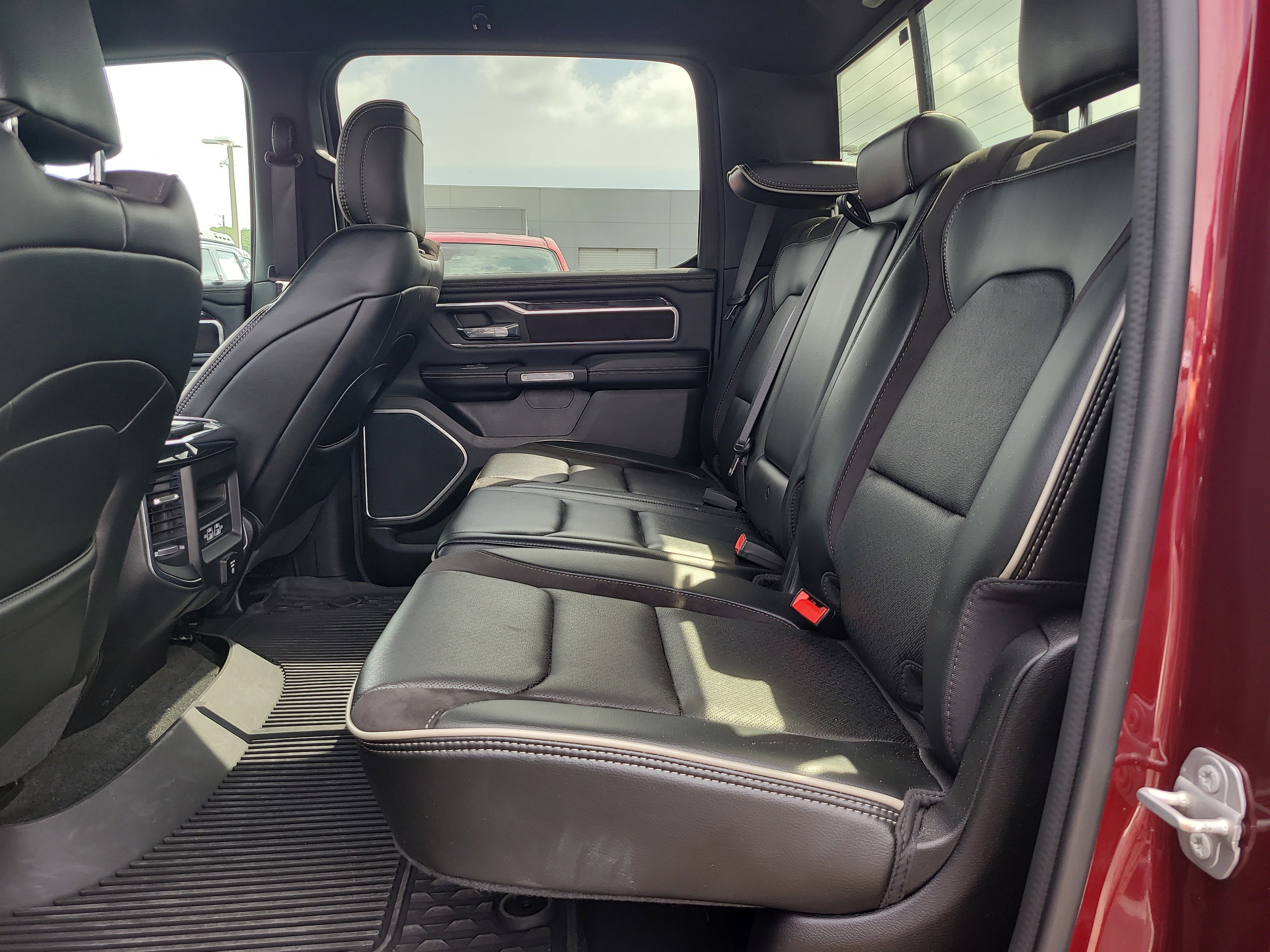 Used 2022 RAM 1500 Laramie RWD image 12