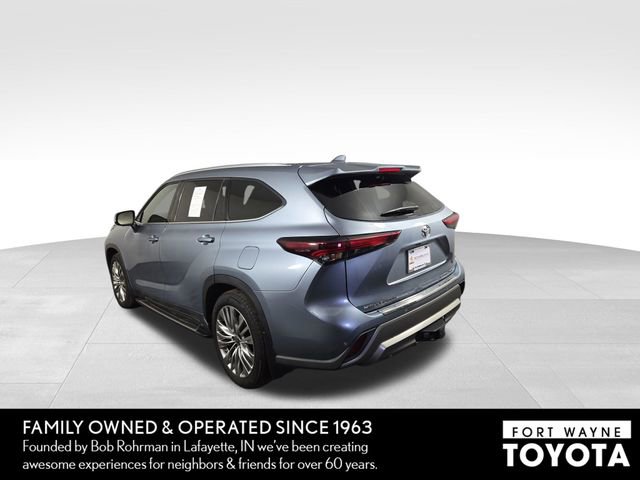 Used 2024 Toyota Highlander Platinum AWD/4WD image 9