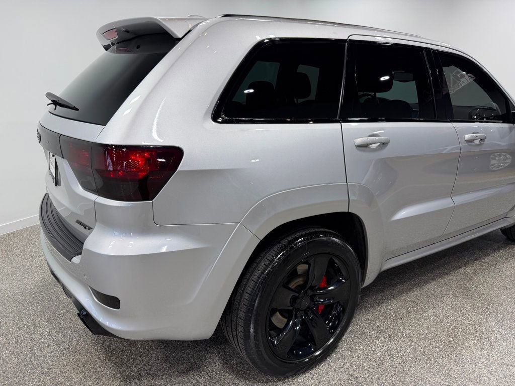 Used 2012 Jeep Grand Cherokee SRT8 w/ Luxury Group II image 29