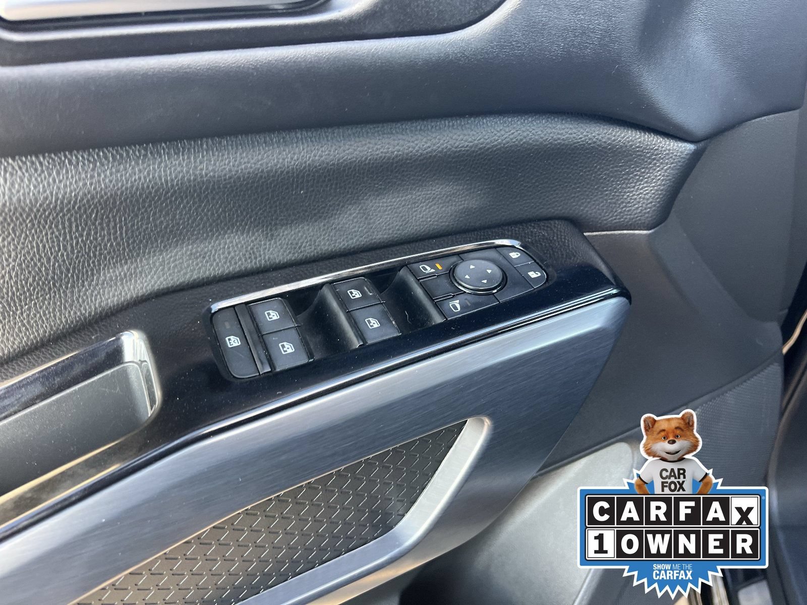 Used 2024 Nissan Pathfinder SL w/ Lighting Package (N92) FWD image 23